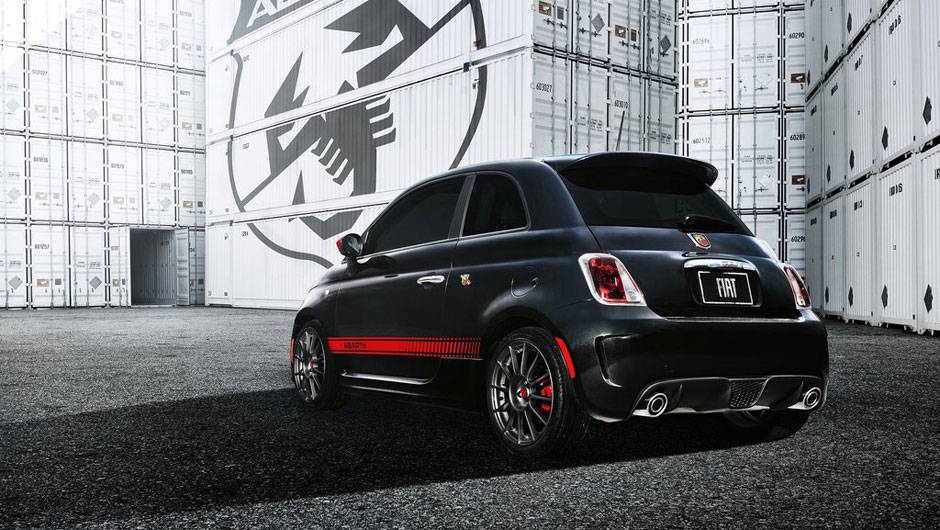 Op&ccedil;&atilde;o turbo conta com melhorias e suspens&atilde;o revisada | <a href="https://quatrorodas.abril.com.br/reportagens/salao/fiat-500-abarth-646523.shtml" rel="migration">Leia mais</a>