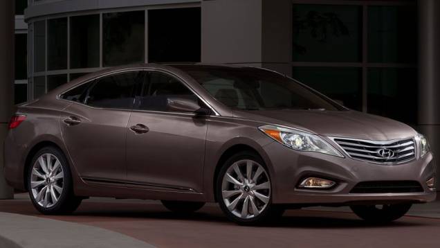 Vendas nos EUA começam em 2012 | <a href="https://quatrorodas.abril.com.br/reportagens/salao/hyundai-azera-2012-646570.shtml" rel="migration">Leia mais</a> Vendas nos EUA começam em 2012 | <a href="https://quatrorodas.abril.com.br/reportagens/salao/hyundai-azera-2012-646570.shtml" rel="migration">Leia mais</a>