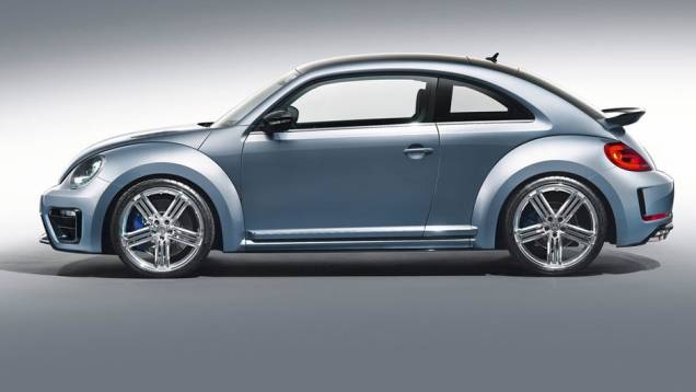 Potência estimada é de 240 cavalos | <a href="https://quatrorodas.abril.com.br/reportagens/salao/volkswagen-beetle-r-646644.shtml" rel="migration">Leia mais</a> Potência estimada é de 240 cavalos | <a href="https://quatrorodas.abril.com.br/reportagens/salao/volkswagen-beetle-r-646644.shtml" rel="migration">Leia mais</a>