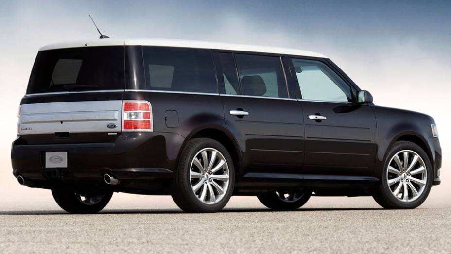 Modelo foi lançado pela primeira vez em 2008 | <a href="https://quatrorodas.abril.com.br/reportagens/salao/ford-flex-646707.shtml" rel="migration">Leia mais</a>