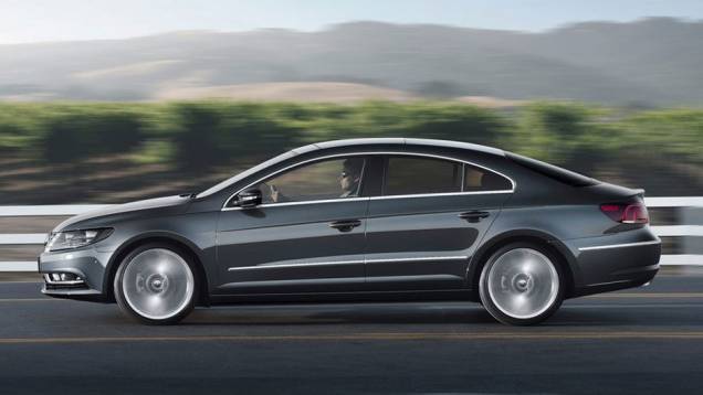 Sedã pode ter 160 ou 300 cv de potência | <a href="https://quatrorodas.abril.com.br/reportagens/salao/volkswagen-passat-cc-646509.shtml" rel="migration">Leia mais</a> Sedã pode ter 160 ou 300 cv de potência | <a href="https://quatrorodas.abril.com.br/reportagens/salao/volkswagen-passat-cc-646509.shtml" rel="migration">Leia mais</a>