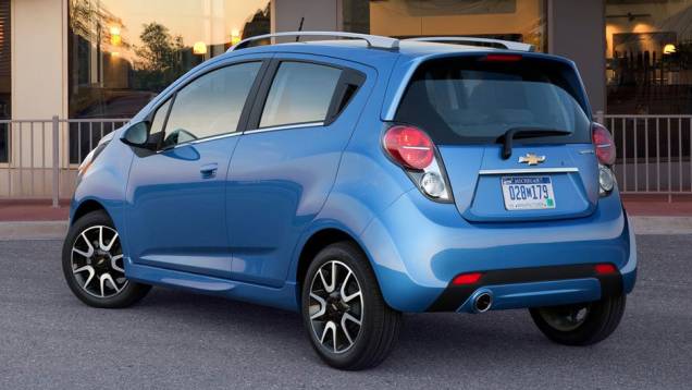 Modelo acomoda quatro passageiros | <a href="https://quatrorodas.abril.com.br/reportagens/salao/chevrolet-spark-646704.shtml" rel="migration">Leia mais</a> Modelo acomoda quatro passageiros | <a href="https://quatrorodas.abril.com.br/reportagens/salao/chevrolet-spark-646704.shtml" rel="migration">Leia mais</a>