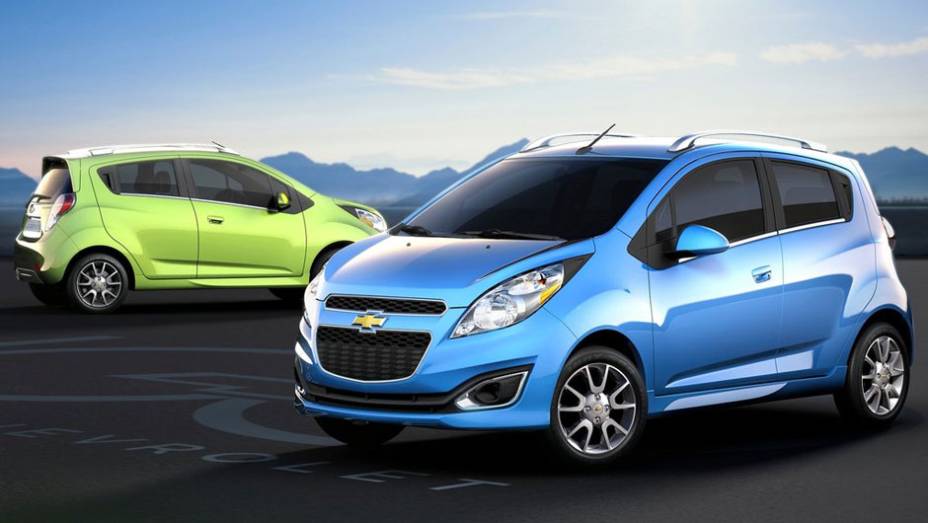 A transmissão é manual, de cinco velocidades | <a href="https://quatrorodas.abril.com.br/reportagens/salao/chevrolet-spark-646704.shtml" rel="migration">Leia mais</a>