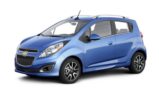 Pequeno conta com um sistema de entretenimento MyLink | <a href="https://quatrorodas.abril.com.br/reportagens/salao/chevrolet-spark-646704.shtml" rel="migration">Leia mais</a>