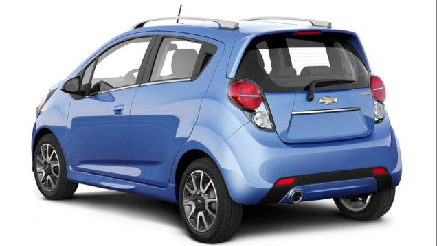 Spark conta com diversos elementos tecnológicos | <a href="https://quatrorodas.abril.com.br/reportagens/salao/chevrolet-spark-646704.shtml" rel="migration">Leia mais</a>