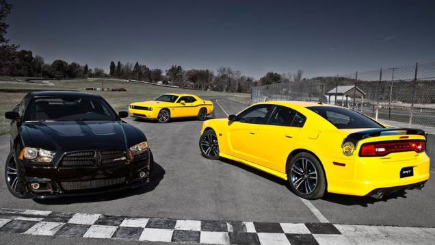 Cores disponíveis são amarelo Stinger ou preto Pitch | <a href="https://quatrorodas.abril.com.br/salao-do-automovel/2012/carros/charger-srt8-super-bee-703995.shtml" rel="migration">Leia mais</a> Cores disponíveis são amarelo Stinger ou preto Pitch | <a href="https://quatrorodas.abril.com.br/salao-do-automovel/2012/carros/charger-srt8-super-bee-703995.shtml" rel="migration">Leia mais</a>