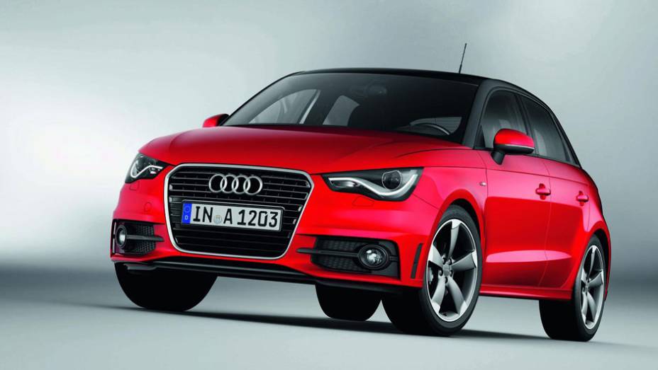 Com o pacote S-Line, o A1 Sportback fica ainda mais bonito | <a href="https://quatrorodas.abril.com.br/carros/lancamentos/audi-a1-sportback-646768.shtml" rel="migration">Leia mais</a>