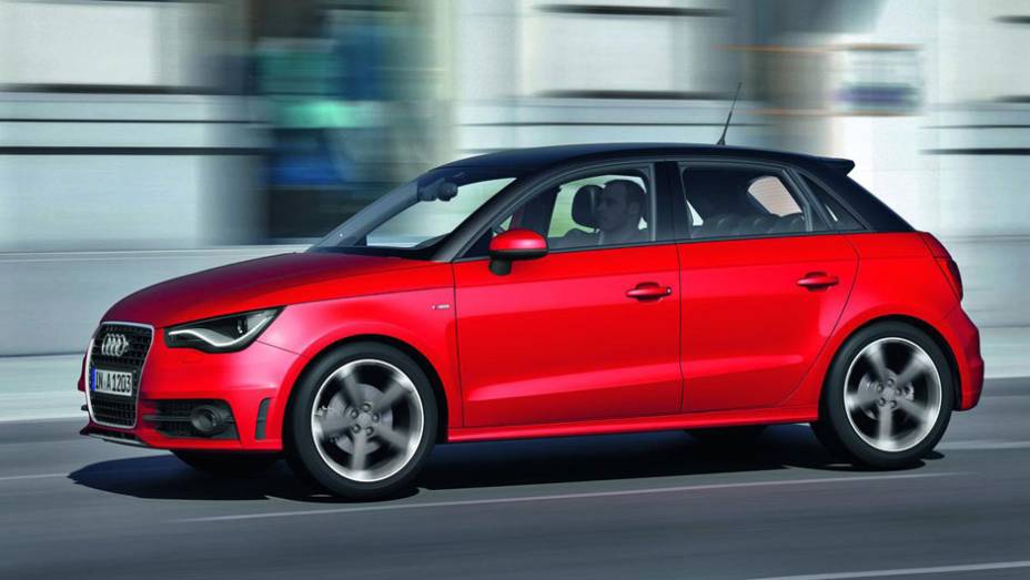 As rodas de liga leve do pacote S-Line incrementam o visual | <a href="https://quatrorodas.abril.com.br/carros/lancamentos/audi-a1-sportback-646768.shtml" rel="migration">Leia mais</a>