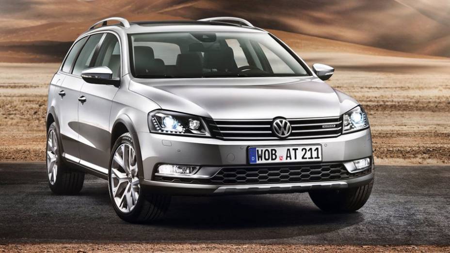 A onda dos aventureiros também chegou à Passat Variant | <a href="https://quatrorodas.abril.com.br/noticias/vw-passat-variant-ganha-roupagem-aventureira-307933_p.shtml" rel="migration">Leia mais</a>