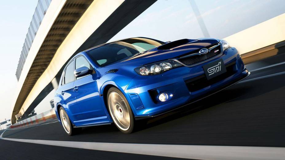 A frente tem para-choque redesenhado e novo spoiler | <a href="https://quatrorodas.abril.com.br/noticias/subaru-lanca-impreza-wrx-sti-s206-308224_p.shtml" rel="migration">Leia mais</a>