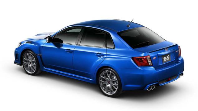A tradicional cor azul da Subaru cai bem no WRX STI S206 | <a href="https://quatrorodas.abril.com.br/noticias/subaru-lanca-impreza-wrx-sti-s206-308224_p.shtml" rel="migration">Leia mais</a>