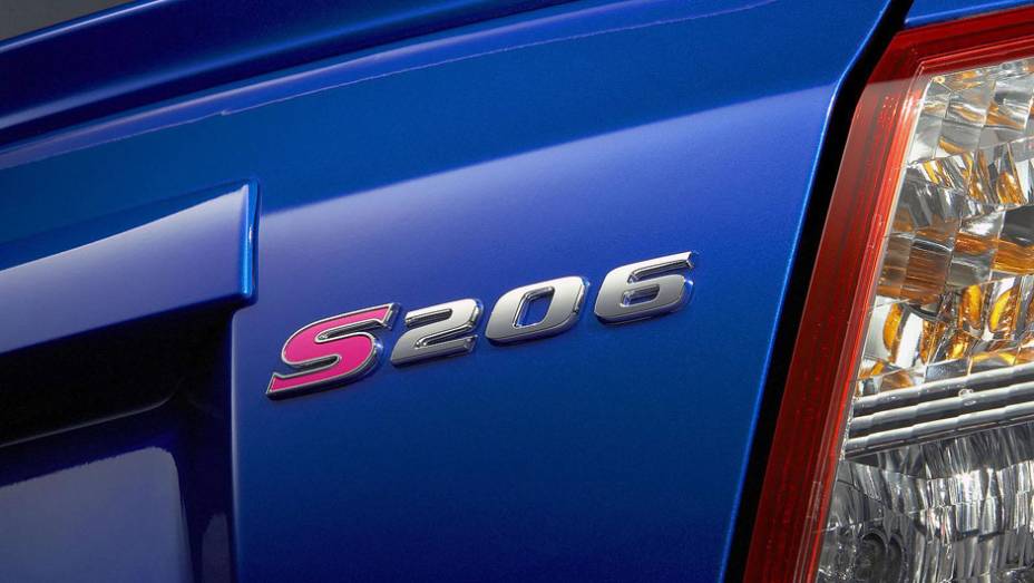 Serão produzidas apenas 300 unidades, todas destinadas ao Japão | <a href="https://quatrorodas.abril.com.br/noticias/subaru-lanca-impreza-wrx-sti-s206-308224_p.shtml" rel="migration">Leia mais</a>