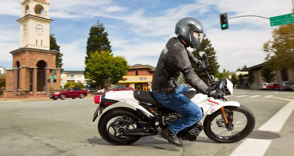 A versão urbana S Zero atinge uma autonomia de mais de 180 km | <a href="https://quatrorodas.abril.com.br/moto/noticias/zero-versao-2012-675928.shtml" rel="migration">Leia mais</a> A versão urbana S Zero atinge uma autonomia de mais de 180 km | <a href="https://quatrorodas.abril.com.br/moto/noticias/zero-versao-2012-675928.shtml" rel="migration">Leia mais</a>