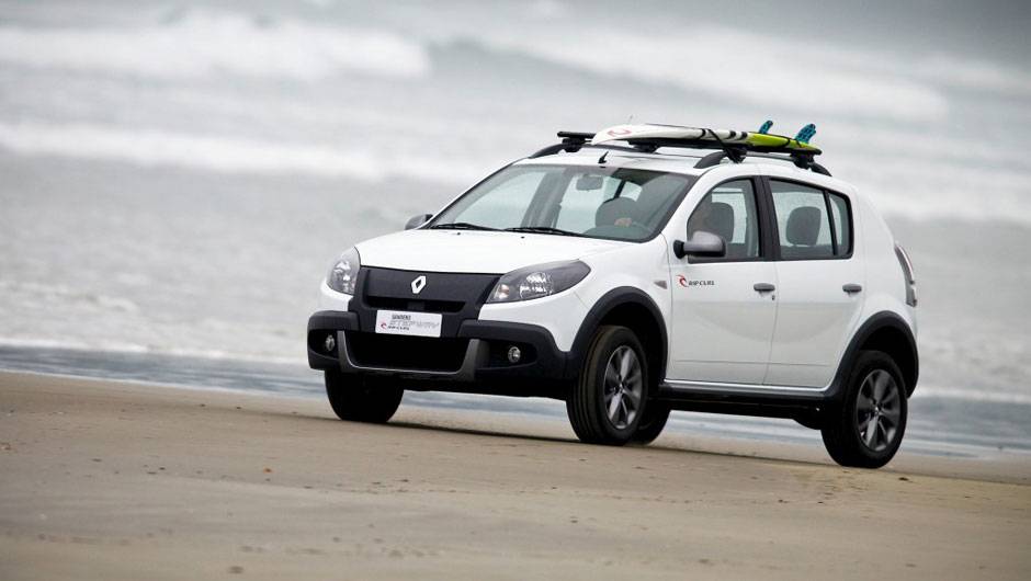 Cor Branco Glacier &eacute; exclusiva da s&eacute;rie especial | <a href="https://quatrorodas.abril.com.br/noticias/renault-sandero-stepway-ganha-serie-limitada-rip-curl-318372_p.shtml" rel="migration">Leia mais</a>