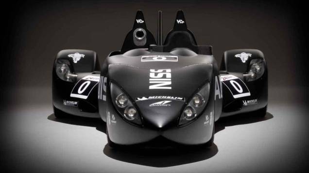 Protótipo de competição foi testado pela marca no circuito de Sebring | <a href="https://quatrorodas.abril.com.br/noticias/nissan-testa-veiculo-competicao-deltawing-318447_p.shtml" rel="migration">Leia mais</a>