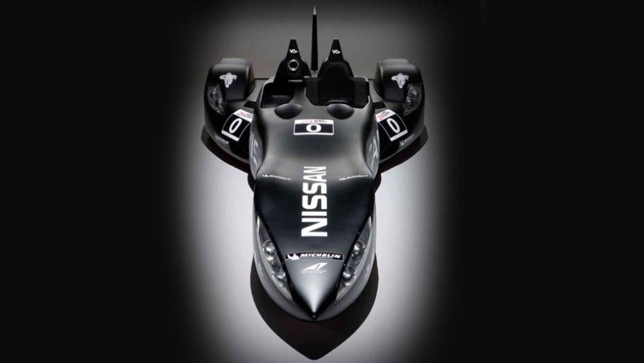 Nissan DeltaWing foi demosntrado nos Estados Unidos | <a href="https://quatrorodas.abril.com.br/noticias/nissan-testa-veiculo-competicao-deltawing-318447_p.shtml" rel="migration">Leia mais</a>