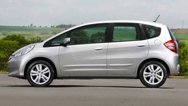 Paralamas foram redesenhados | <a href="https://quatrorodas.abril.com.br/carros/lancamentos/honda-fit-2013-680204.shtml" rel="migration">Leia mais</a>