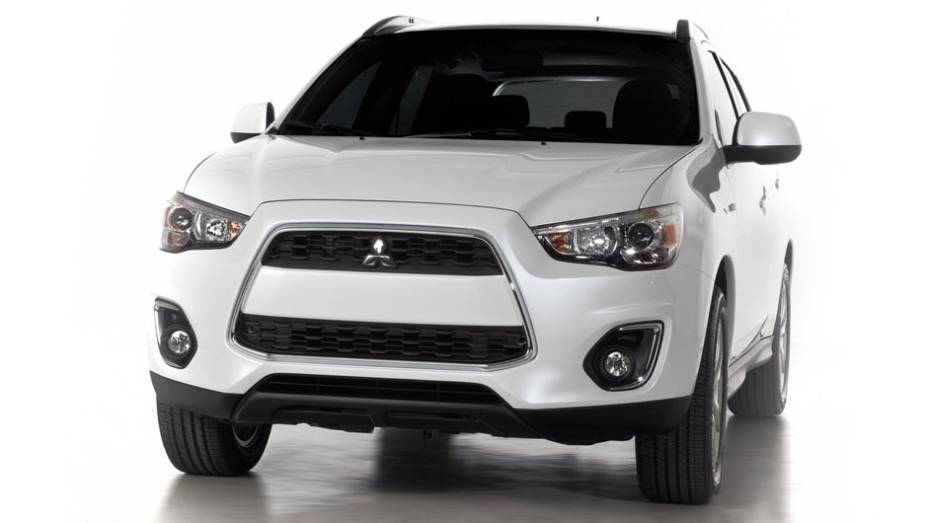 SUV, conhecido como ASX no Brasil, foi submetido a um facelift | <a href="https://quatrorodas.abril.com.br/saloes/nova-york/2012/mitsubishi-outlander-sport-681212.shtml" rel="migration">Leia mais</a>