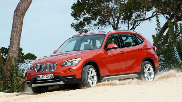 | <a href="https://quatrorodas.abril.com.br/saloes/nova-york/2012/bmw-x1-681222.shtml" rel="migration">Leia mais</a>