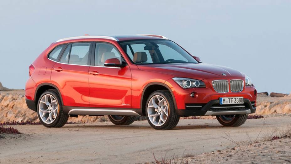 | <a href="https://quatrorodas.abril.com.br/saloes/nova-york/2012/bmw-x1-681222.shtml" rel="migration">Leia mais</a>