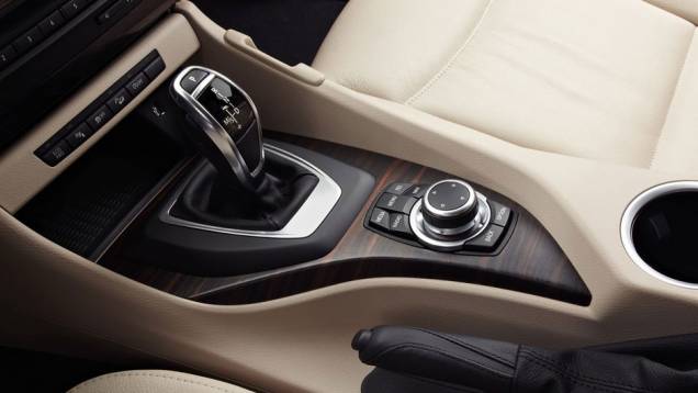 | <a href="https://quatrorodas.abril.com.br/saloes/nova-york/2012/bmw-x1-681222.shtml" rel="migration">Leia mais</a> | <a href="https://quatrorodas.abril.com.br/saloes/nova-york/2012/bmw-x1-681222.shtml" rel="migration">Leia mais</a>