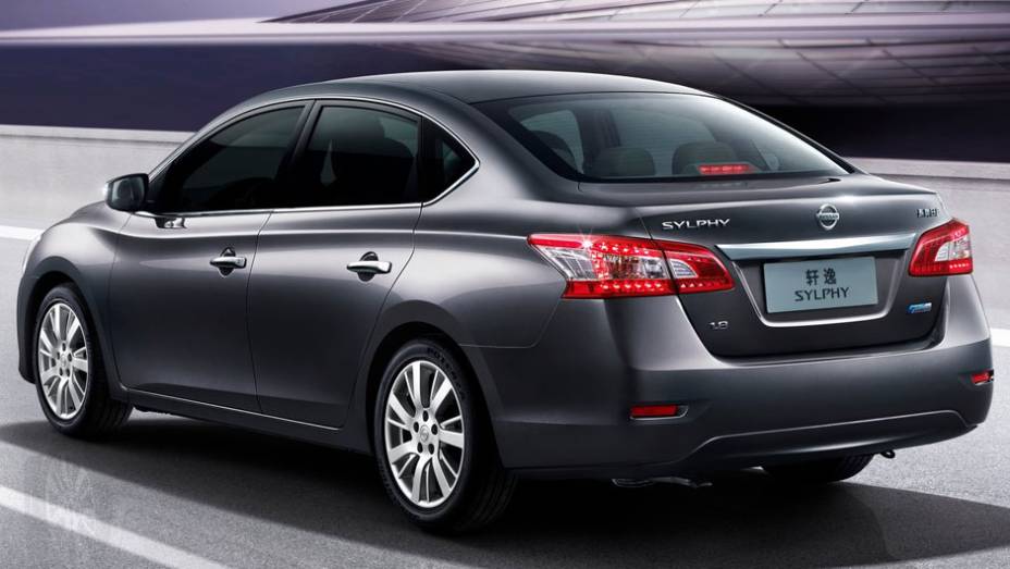 Lançado em Pequim, deverá chegar a outros mercados ainda em 2012 | <a href="https://quatrorodas.abril.com.br/saloes/pequim/2012/nissan-sylphy-682762.shtml" rel="migration">Leia mais</a>