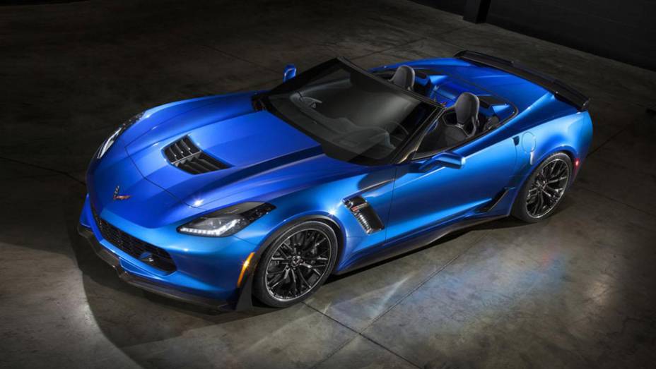 Sem a capota, o modelo consegue ser ainda mais belo que o cupê | <a href="https://quatrorodas.abril.com.br/noticias/fabricantes/gm-revela-corvette-z06-conversivel-779627.shtml" rel="migration">Leia mais</a>