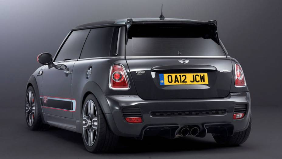 Ele promete ser ainda mais potente que o John Cooper Works... | <a href="https://quatrorodas.abril.com.br/saloes/paris/2012/mini-john-cooper-works-gp-702374.shtml" rel="migration">Leia mais</a>