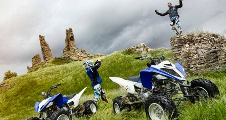 Além das novidades, o Raptor custa cerca de 5% menos do que o modelo 2012 | <a href="https://quatrorodas.abril.com.br/moto/noticias/yamaha-lanca-novo-raptor-700r-688932.shtml" rel="migration">Leia mais</a>