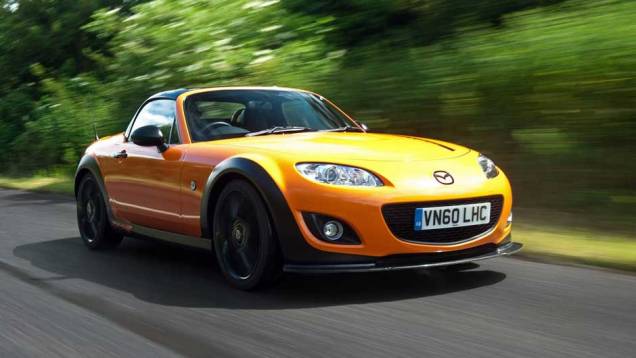 Além do motor, a suspensão também foi modificada e pode ser ajustada de acordo com as condições da pista | <a href="https://quatrorodas.abril.com.br/noticias/mazda-mostra-mx-5-especial-goodwood-324164_p.shtml" target="_blank" rel="migration">Leia mais</a> Além do motor, a suspensão também foi modificada e pode ser ajustada de acordo com as condições da pista | <a href="https://quatrorodas.abril.com.br/noticias/mazda-mostra-mx-5-especial-goodwood-324164_p.shtml" target="_blank" rel="migration">Leia mais</a>