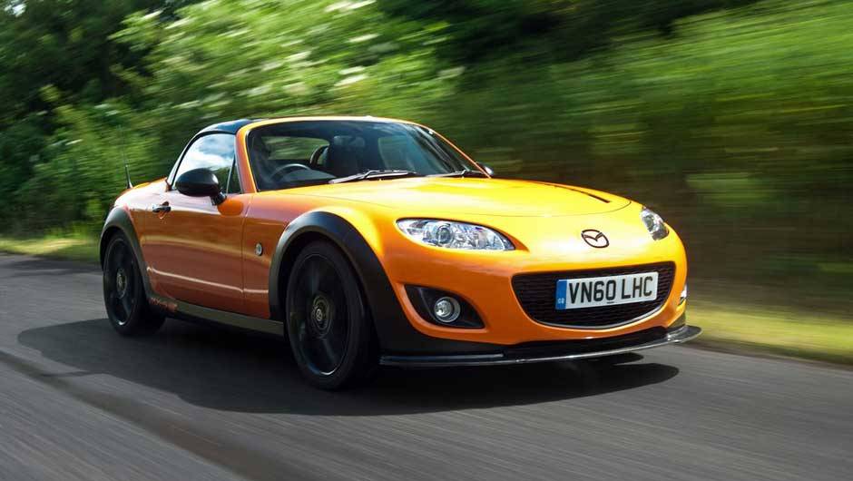 Al&eacute;m do motor, a suspens&atilde;o tamb&eacute;m foi modificada e pode ser ajustada de acordo com as condi&ccedil;&otilde;es da pista | <a href="https://quatrorodas.abril.com.br/noticias/mazda-mostra-mx-5-especial-goodwood-324164_p.shtml" target="_blank" rel="migration">Leia mais</a>