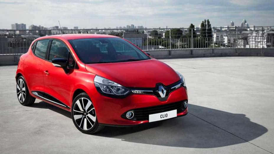 A versão topo de linha é a ENERGY dCi 90 Dynamique | <a href="https://quatrorodas.abril.com.br/saloes/paris/2012/renault-clio-702424.shtml" rel="migration">Leia mais</a>