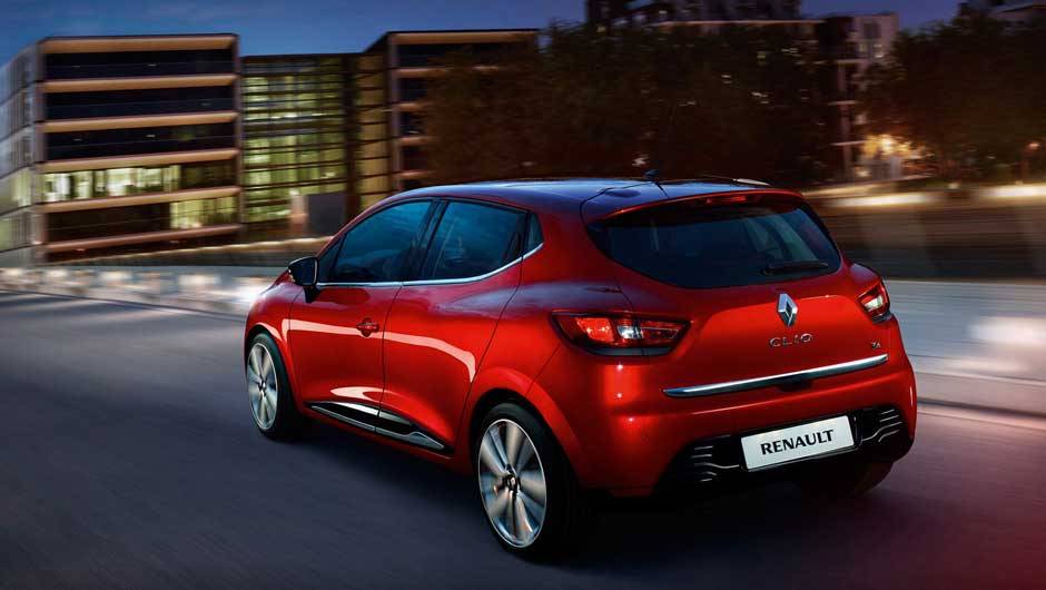Dentre essas, a dCi 90 otimizada &eacute; a que tem menor taxa de emiss&atilde;o de CO2: 83g/km | <a href="%20https://quatrorodas.abril.com.br/saloes/paris/2012/renault-clio-702424.shtml" rel="migration">Leia mais</a>