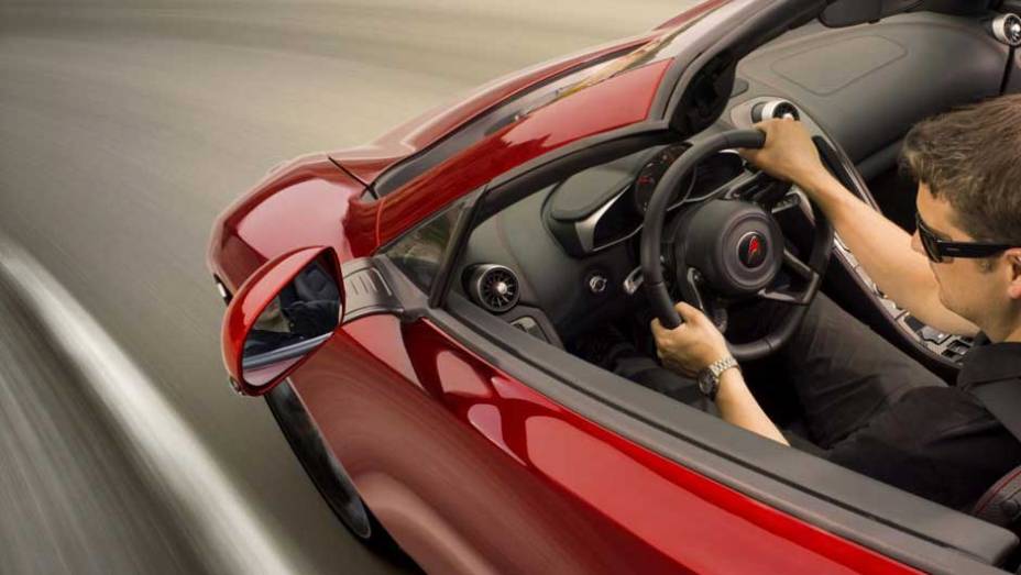 | <a href="https://quatrorodas.abril.com.br/saloes/paris/2012/mclaren-mp4-12c-spider-703295.shtml" rel="migration">Leia mais</a>