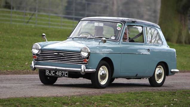 Austin A40 Farina: este belo cupê inglês tinha linhas elegantes pouco comuns para os carros da época | <a href="https://quatrorodas.abril.com.br/noticias/sergio-pininfarina-morre-aos-85-anos-324190_p.shtml" target="_blank" rel="migration">Leia mais</a>