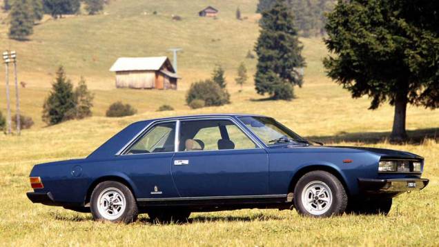Fiat 130 Coupe: lançado em 1969, tinha como meta rivalizar com os luxuosos modelos de Jaguar, BMW e Mercedes-Benz | <a href="https://quatrorodas.abril.com.br/noticias/sergio-pininfarina-morre-aos-85-anos-324190_p.shtml" target="_blank" rel="migration">Leia mais</a>