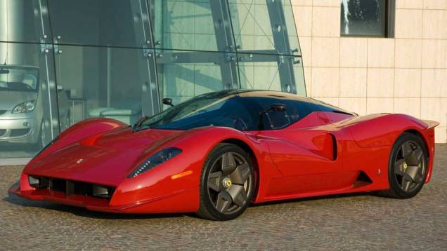 Pininfarina Ferrari P4-5: este protótipo foi feito especialmente para James Glickenhaus na base de uma Enzo e custou US$ 4 milhões | <a href="https://quatrorodas.abril.com.br/noticias/sergio-pininfarina-morre-aos-85-anos-324190_p.shtml" target="_blank" rel="migration">Leia ma</a>