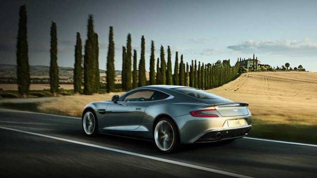 Novo Aston Martin Vanquish | <a href="https://quatrorodas.abril.com.br/saloes/paris/2012/aston-martin-vanquish-702721.shtml" rel="migration">Leia mais</a>