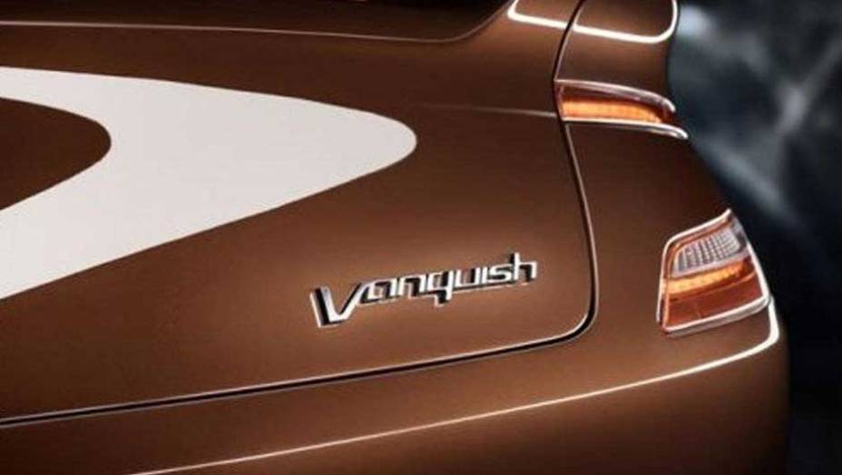 Novo Aston Martin Vanquish | <a href="https://quatrorodas.abril.com.br/saloes/paris/2012/aston-martin-vanquish-702721.shtml" rel="migration">Leia mais</a>