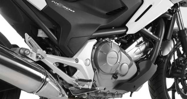 Motor é bicilíndrico em linha de 669,6 cc | <a href="https://quatrorodas.abril.com.br/moto/noticias/honda-nc-700x-made-in-manaus-691787.shtml" rel="migration">Leia mais</a>