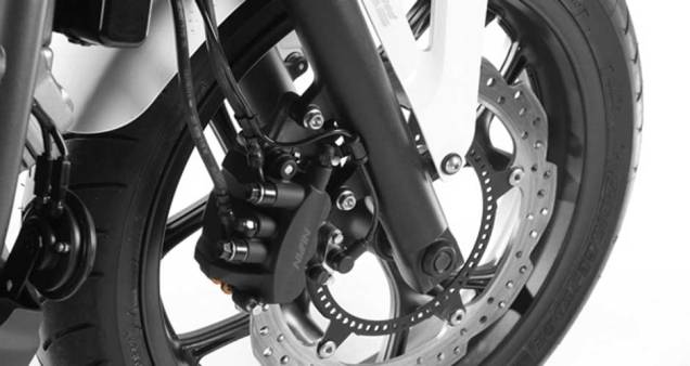 Freios ABS garantem que a moto pare sem sustos | <a href="https://quatrorodas.abril.com.br/moto/noticias/honda-nc-700x-made-in-manaus-691787.shtml" rel="migration">Leia mais</a> Freios ABS garantem que a moto pare sem sustos | <a href="https://quatrorodas.abril.com.br/moto/noticias/honda-nc-700x-made-in-manaus-691787.shtml" rel="migration">Leia mais</a>
