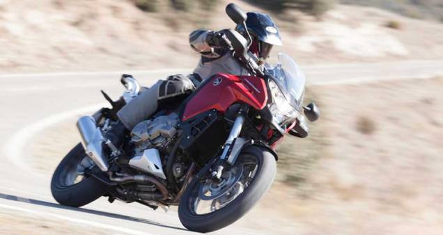 Um dos modelos mais luxuosos da Honda, a VFR começa a ser trazida para cá | <a href="https://quatrorodas.abril.com.br/moto/noticias/vfr-1200x-crosstourer-chega-outubro-691788.shtml" rel="migration">Leia mais</a> Um dos modelos mais luxuosos da Honda, a VFR começa a ser trazida para cá | <a href="https://quatrorodas.abril.com.br/moto/noticias/vfr-1200x-crosstourer-chega-outubro-691788.shtml" rel="migration">Leia mais</a>