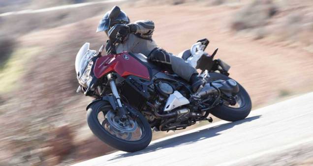 Suas vendas começam no Brasil a partir de outubro | <a href="https://quatrorodas.abril.com.br/moto/noticias/vfr-1200x-crosstourer-chega-outubro-691788.shtml" rel="migration">Leia mais</a> Suas vendas começam no Brasil a partir de outubro | <a href="https://quatrorodas.abril.com.br/moto/noticias/vfr-1200x-crosstourer-chega-outubro-691788.shtml" rel="migration">Leia mais</a>