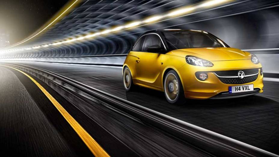 Adam tem capacidade para transportar até 4 ocupantes | <a href="https://quatrorodas.abril.com.br/saloes/paris/2012/opel-adam-702610.shtml" rel="migration">Leia mais</a>