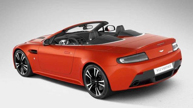 O Vantage chegou ao mercado em 2005 | <a href="https://quatrorodas.abril.com.br/saloes/paris/2012/aston-martin-vantage-v12-roadster-703294.shtml" rel="migration">Leia mais</a> O Vantage chegou ao mercado em 2005 | <a href="https://quatrorodas.abril.com.br/saloes/paris/2012/aston-martin-vantage-v12-roadster-703294.shtml" rel="migration">Leia mais</a>