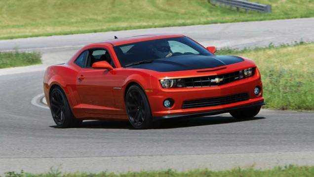 Se na aparência ele mudou, o motor é o mesmo 6.2 V8 de 425 cv usado no SS | <a href="https://quatrorodas.abril.com.br/noticias/gm-mostra-fotos-camaro-1le-325160_p.shtml" target="_blank" rel="migration">Leia mais</a> Se na aparência ele mudou, o motor é o mesmo 6.2 V8 de 425 cv usado no SS | <a href="https://quatrorodas.abril.com.br/noticias/gm-mostra-fotos-camaro-1le-325160_p.shtml" target="_blank" rel="migration">Leia mais</a>