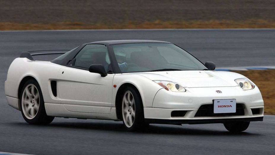 Em circuitos travados, Honda NSX conseguia rendimento igual ou superior a de rivais com motor sobrealimentado e com tração integral <a href="https://quatrorodas.abril.com.br/reportagens/classicos/japones-valente-828328.shtml" rel="migration">| Leia mais|</a> <a href="http" rel="migration"></a>