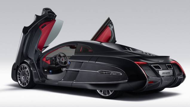 Modelo pesa 1.400 kg e utiliza muita fibra de carbono em sua carroceria. <a href="https://quatrorodas.abril.com.br/noticias/fabricantes/mclaren-exibe-conceito-x-1-698037.shtml" rel="migration">Leia mais</a> Modelo pesa 1.400 kg e utiliza muita fibra de carbono em sua carroceria. <a href="https://quatrorodas.abril.com.br/noticias/fabricantes/mclaren-exibe-conceito-x-1-698037.shtml" rel="migration">Leia mais</a>