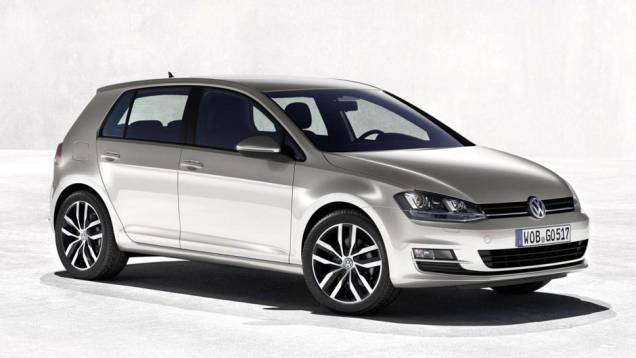 Novo VW Golf em sua sétima geração | <a href="https://quatrorodas.abril.com.br/saloes/paris/2012/golf-chega-setima-geracao-702391.shtml" rel="migration">Leia mais</a>