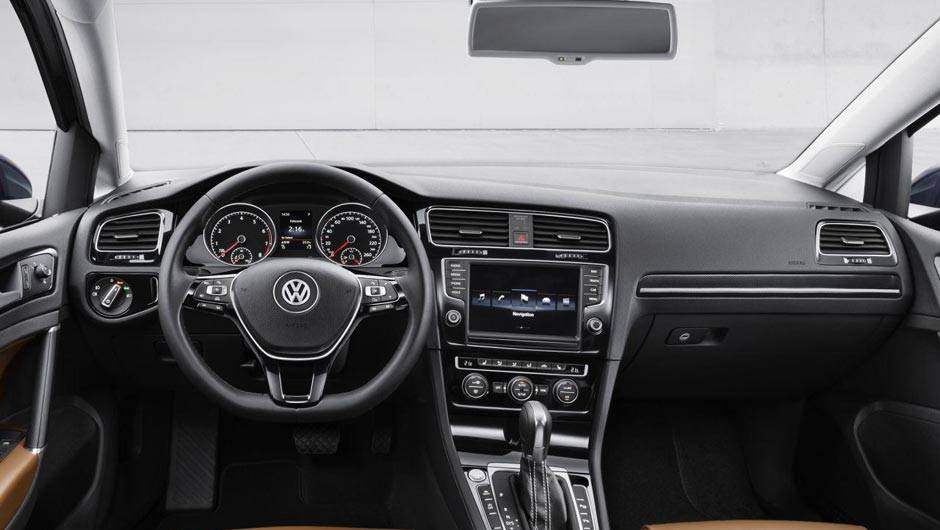 Todas as vers&otilde;es do modelo contar&atilde;o com airbag duplo e freios ABS de s&eacute;rie | <a href="https://quatrorodas.abril.com.br/saloes/paris/2012/golf-chega-setima-geracao-702391.shtml" rel="migration">Leia mais</a>